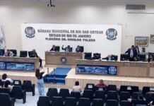 Em discurso inflamado na Câmara de Rio das Ostras, vereador cobra exoneração de secretário de saúde